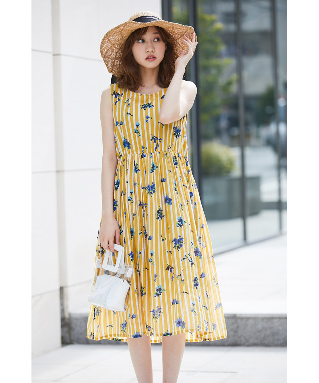 乙女心をくすぐるストライプ×フラワープリントノースリーブワンピース