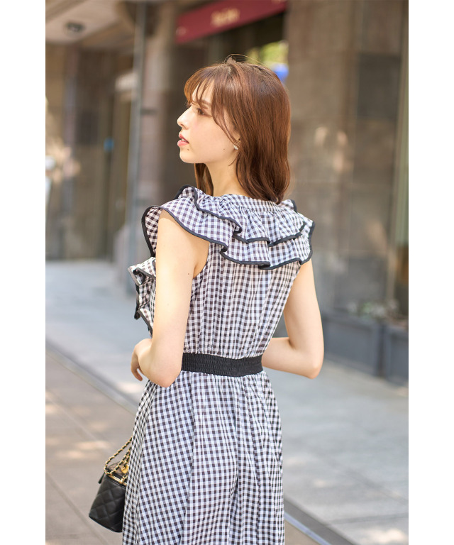 フラワーモチーフ釦フリル付きギンガムチェックワンピース 