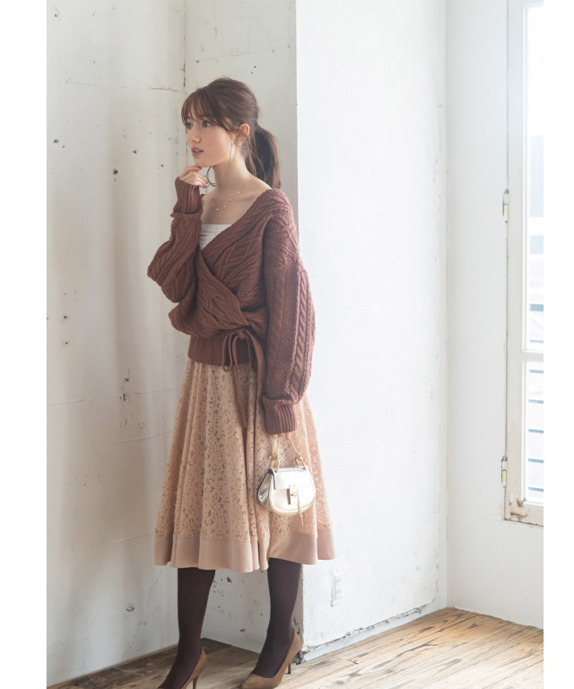 難なく大人ニュアンスが出るウエストりぼん付きケーブル編み  