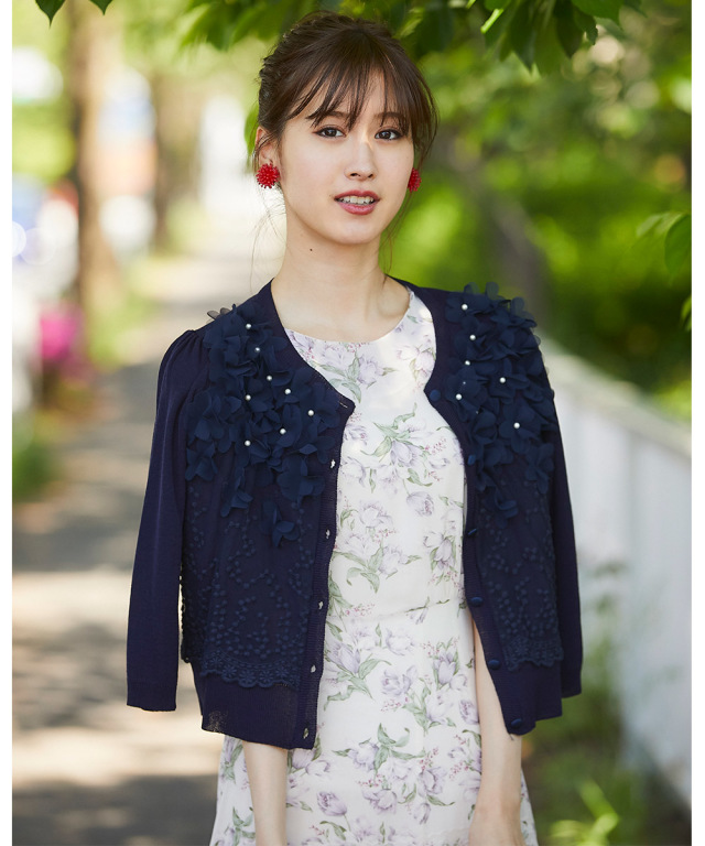 ワンダフルワールドカネコイサオ花モチーフ付き長袖ニットカーディガン  