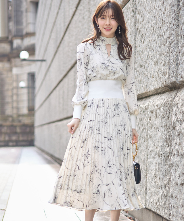 ウエストリブ切り替えラインフラワープリントプリーツワンピース 