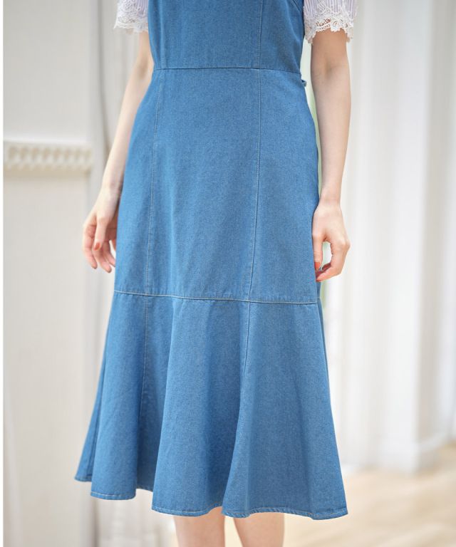 ナチュラルに“可愛い”を後押し！バックレースアップデザインデニム  