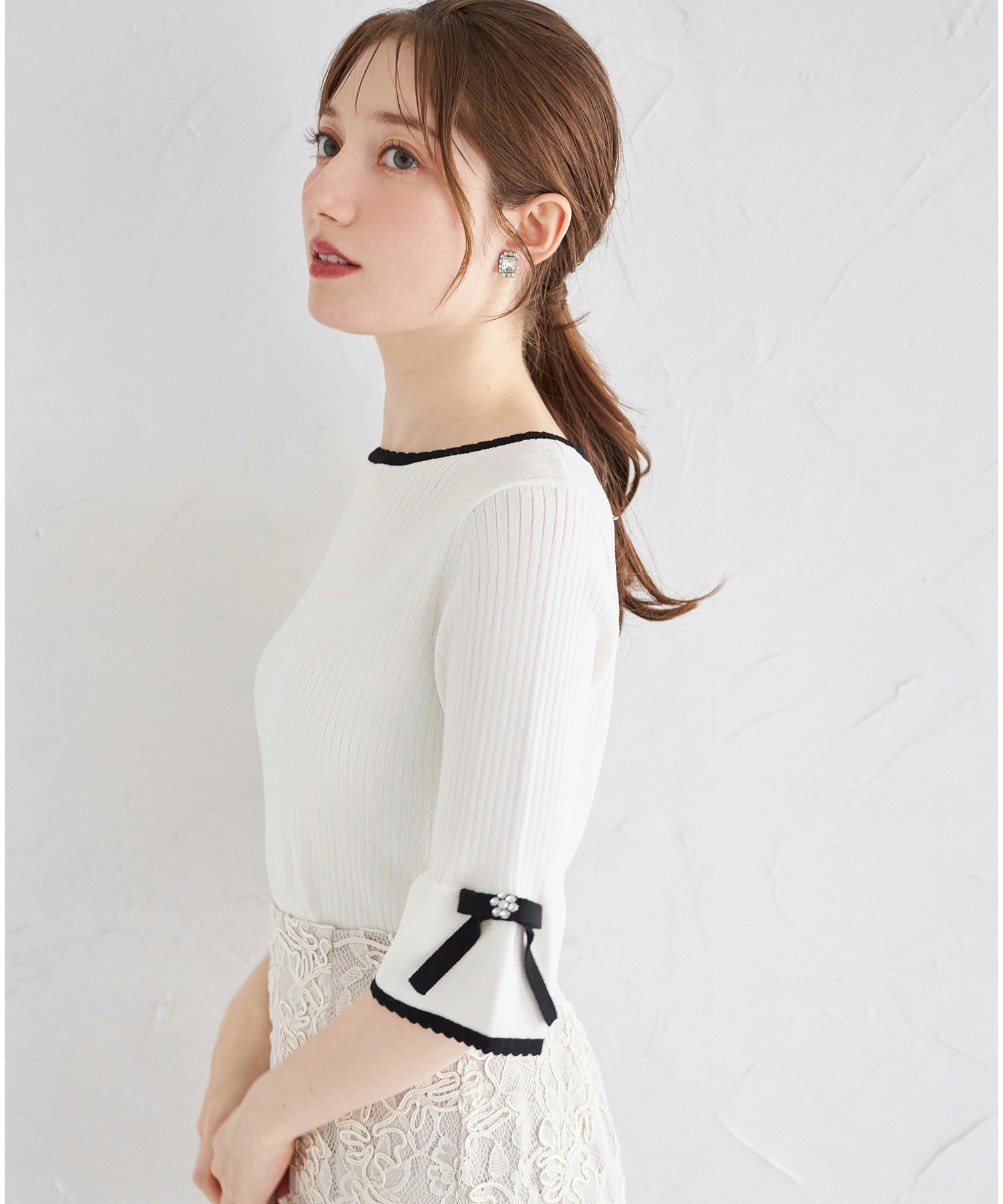 リボン付きスカラップバイカラーニットプルオーバー 2月12日(木)再販決定☆【lunaria ルナリア】 tocco closet(トッコクローゼット)