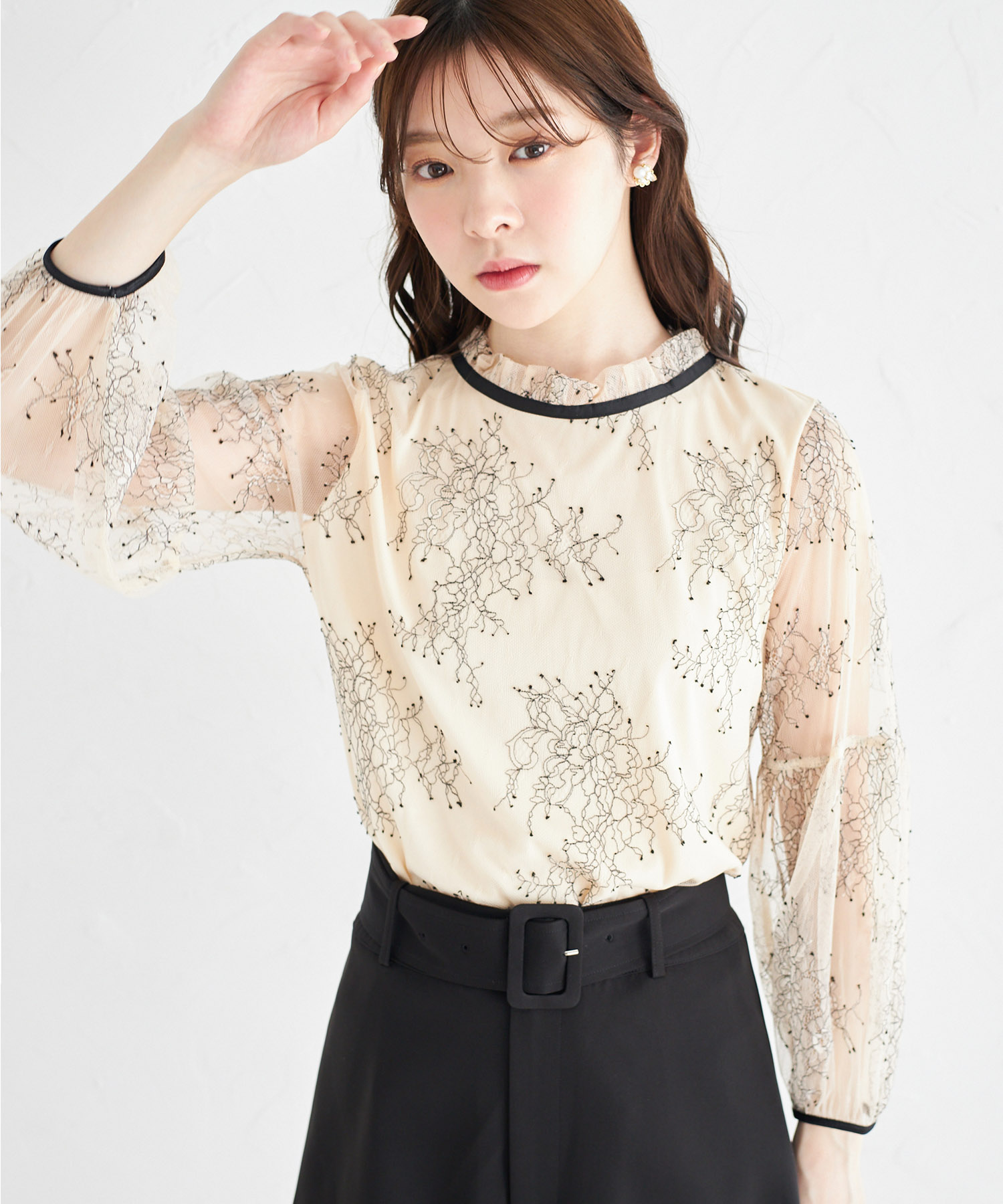 プチフリルネックボリュームスリーブコードレーストップス【malder マルダー】 tocco closet(トッコクローゼット)　＊スペシャルプライス品につき返品/キャンセル/配送日指定不可/ラッピング不可/少量在庫のセールの為交換は出来かねる場合がございます。