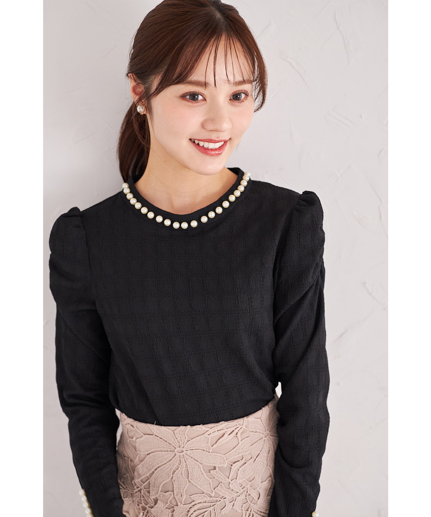 パール付きパワーショルダーカットソープルオーバー【malisyn マリシン】 tocco closet(トッコクローゼット)＊スペシャルプライス品につき返品/キャンセル/配送日指定不可/ラッピング不可/少量在庫のセールの為交換は出来かねる場合がございます。