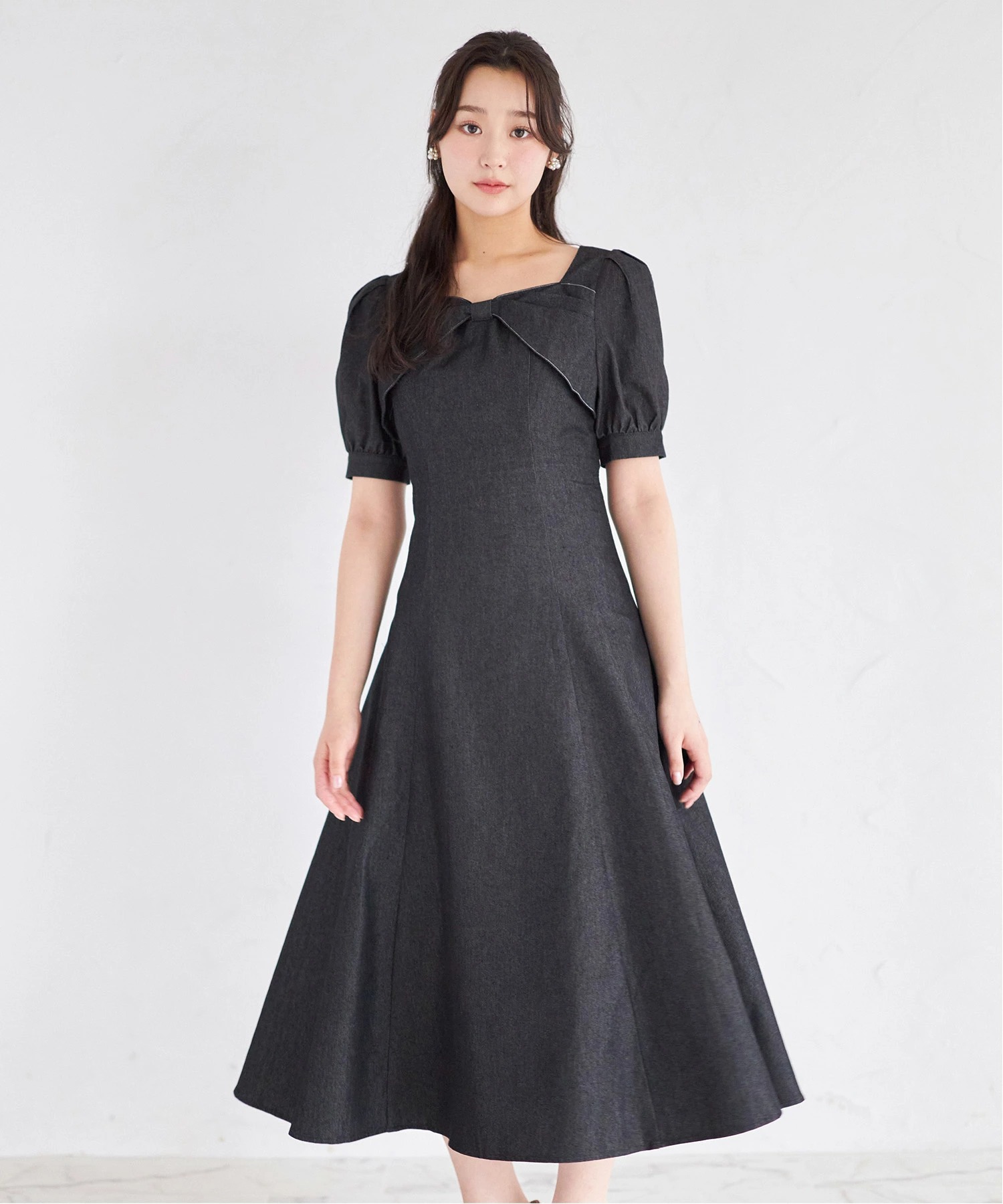リボンモチーフ付きバックレースアップデニムワンピース  tocco closet   ※「＊お取り扱いのご注意＊」をご確認の上ご購入ください。＊スペシャルプライス品につき返品/キャンセル/配送日指定不可/ラッピング不可/少量在庫のセールの為交換は出来かねる場合がございます。