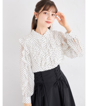 パール釦フリル付きドットフロッキーブラウス9月30日(火)オフィシャルサイト限定オフホワイト再販☆ 【lifrage リフレージ】※少量の在庫確保による再販売の為、交換は出来かねる場合がございます。予めご了承ください。