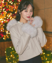 取り外し可能なファー付きビジュー装飾ショートコート【ammety アメティ】 tocco closet(トッコクローゼット) ＊スペシャルプライス品につき返品/キャンセル/配送日指定不可/ラッピング不可/少量在庫のセールの為交換は出来かねる場合がございます。