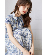 フリル付きフラワープリントシャツプリーツワンピース  3月31日(火) オフィシャルサイト限定ネイビー再販☆ tocco closet(トッコクローゼット)《ReStockItem》 ※少量の在庫確保による再販売の為、交換は出来かねる場合がございます。予めご了承ください。
