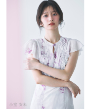 7月下旬～8月上旬販売予定！入荷連絡受付中☆ウエストリボン付きフリル＆パール装飾フラワープリントワンピース※小室安未さんはピンク着用