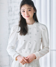 パールビジュー付きパワーショルダー裏毛プルオーバー 10月18日(土)再販決定☆【mariuce マリュース】 tocco closet(トッコクローゼット)《OuterCollection2025》※上西星来さんはアイボリー着用