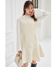 ポケットビジュー付きツイードジャンパースカート tocco closet ＊スペシャルプライス品につき返品/キャンセル/配送日指定不可/ラッピング不可/少量在庫のセールの為交換は出来かねる場合がございます。