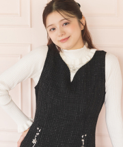 パールビジュー＆フリル付きタートルネックリブニットプルオーバー【resche レスチェ】 tocco closet(トッコクローゼット)※紺野彩夏さんはアイボリー着用