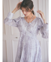 ラインフラワープリントシャーリングプリーツワンピース tocco closet(トッコクローゼット)※鈴木ゆうかさんはグレイッシュピンク着用