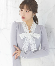 レースボウタイリボン付き配色ニットプルオーバー tocco closet(トッコクローゼット) 《Lady in winter bloom》※えみ姉さんはグレー着用