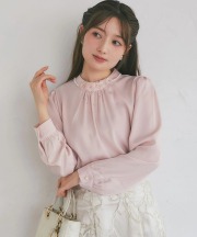 オフホワイト、ピンク再販予定！入荷連絡受付中☆立体フラワーモチーフ＆パール付きハイネックブラウス tocco closet(トッコクローゼット)※オフィシャルサイト限定