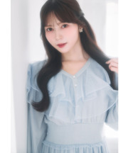 ラッフルフリル付きパール装飾ラメチュールワンピース tocco closet(トッコクローゼット)　※水瀬さららさんはライトブルー着用