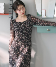 ウエストリボン付きパール装飾シアードットジャガード×フラワープリントギャザーワンピース tocco closet ※中野恵那さんブラウン着用 ＊スペシャルプライス品につき返品/キャンセル/配送日指定不可/ラッピング不可/少量在庫のセールの為交換は出来かねる場合がございます。