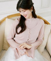 リブニットトップス×刺繍入りパール釦シアーニットカーディガンのアンサンブル tocco closet(トッコクローゼット)《門脇伶奈さん(@kadowakireina)コラボ》/#101 ピンクベージュ