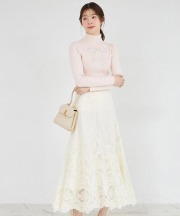 フラワー刺繍パネルマチフレアスカート 3月3日(火)再販決定☆  tocco closet(トッコクローゼット) ※少量の在庫確保による再販売の為、交換は出来かねる場合がございます。予めご了承ください。