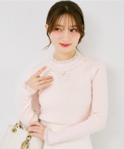 パールビジューハートモチーフ装飾シアーフリル付きリブニットプルオーバー 5月6日(水)オフィシャルサイト限定再販☆ tocco closet(トッコクローゼット)※少量の在庫確保による再販売の為、交換は出来かねる場合がございます。予めご了承ください。