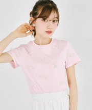 ミニパールリボン付きＴシャツ tocco closet(トッコクローゼット)