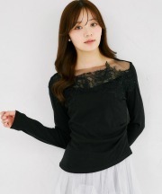 ビジューフラワーモチーフ付きプルオーバー  tocco closet(トッコクローゼット)※オフィシャルサイト限定