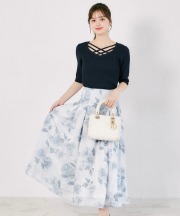 バックレースアップニュアンスフラワープリントサテンスカート tocco closet(トッコクローゼット)