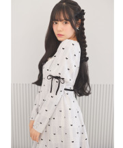 ベロアリボン付きフロッキーリボン×レースワンピース　Suyunn(スユン) ＊スペシャルプライス品につき返品/キャンセル/配送日指定不可/ラッピング不可/少量在庫のセールの為交換は出来かねる場合がございます。
