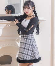 10月中旬販売予定！入荷連絡受付中☆ビジューリボン付き裾ファー切り替えミニスカート※津代美月さんはブラック着用※オンラインショップ限定