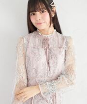 リボン付きフラワーラインレースワンピース Suyunn(スユン)