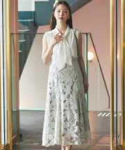 カットワークフラワーレースマーメイドスカート【samelina サメリナ】 tocco closet(トッコクローゼット)《tocco closet luxe》※麻亜里さんはグレイッシュミント着用