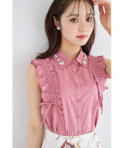 ビジュー付きサイドフリル&リボンブラウス 【luzira ルジーラ】tocco closet(トッコクローゼット)《tocco closet luxe》※少量の在庫確保による再販売の為、交換は出来かねる場合がございます。予めご了承ください。