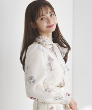 11月販売予定！入荷連絡受付中☆前後２ＷＡＹボウタイリボンボタニカルフラワーシアーブラウス tocco closet(トッコクローゼット)《tocco closet luxe》※ハ・ヨンスさんはアイボリー着用