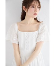 ピンタックフラワーカットワークレース刺繍コットンティアードワンピース【amorzie】tocco closet(トッコクローゼット) ＊スペシャルプライス品につき返品/キャンセル/配送日指定不可/ラッピング不可/少量在庫のセールの為交換は出来かねる場合がございます。