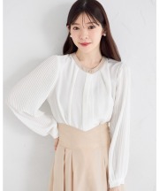 プリーツスリーブノーカラーブラウス【cetias セティアス】 tocco closet(トッコクローゼット) ＊スペシャルプライス品につき返品/キャンセル/配送日指定不可/ラッピング不可/少量在庫のセールの為交換は出来かねる場合がございます。