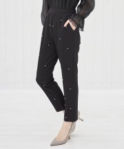 パール付きテーパードパンツ【cloreta クロレア】 tocco closet(トッコクローゼット)＊スペシャルプライス品につき返品/キャンセル/配送日指定不可/ラッピング不可/少量在庫のセールの為交換は出来かねる場合がございます。