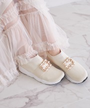 パールビジュー付きニットスニーカー  tocco closet(トッコクローゼット)《Shoes Collection》※セレクトアイテム