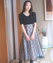 リブニット×スパンコールシアーチェックバックレースアップドッキングワンピース【lunea ルネア】 tocco closet(トッコクローゼット)※越智ゆらのさんはブラック着用