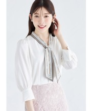 スカーフライクボウタイリボンブラウス tocco closet(トッコクローゼット) ＊スペシャルプライス品につき返品/キャンセル/配送日指定不可/ラッピング不可/少量在庫のセールの為交換は出来かねる場合がございます。