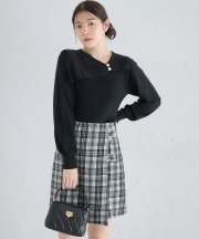 専用になりました❣新品タグ付きのフリル付きブラックパンツ36 フリルギャザーデザインTシャツ[品番：MKSW0059817]｜dazzlin