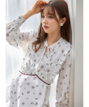 りぼん＆フリル付きパール釦フラワー×ドットプリントワンピース【veralynn ヴェラリン】 tocco closet ＊スペシャルプライス品につき返品/キャンセル/配送日指定不可/ラッピング不可/少量在庫のセールの為交換は出来かねる場合がございます。