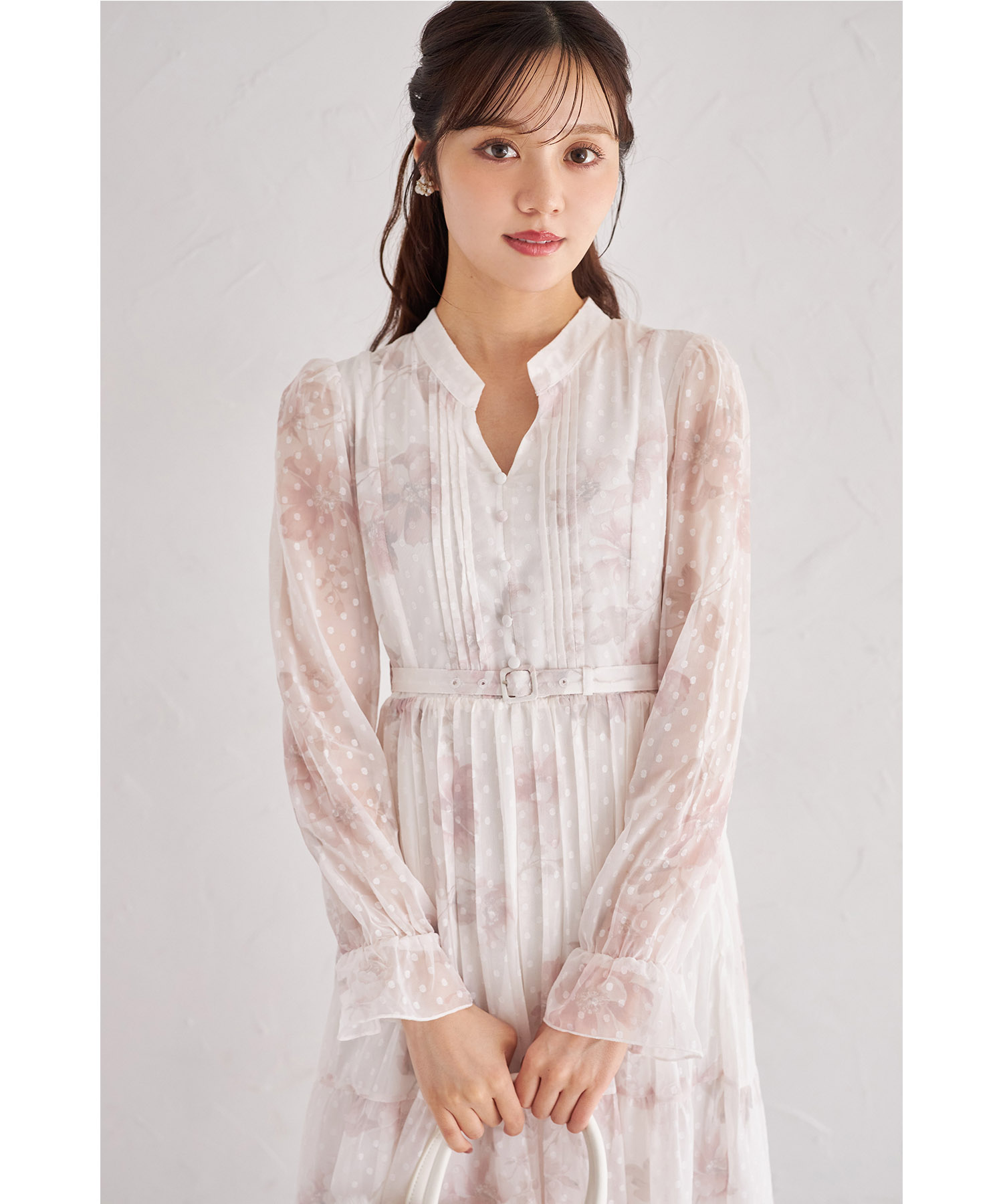 ベルト付きオパールドット×フラワープリントティアードワンピース  tocco closet ＊スペシャルプライス品につき返品/キャンセル/配送日指定不可/ラッピング不可/少量在庫のセールの為交換は出来かねる場合がございます。