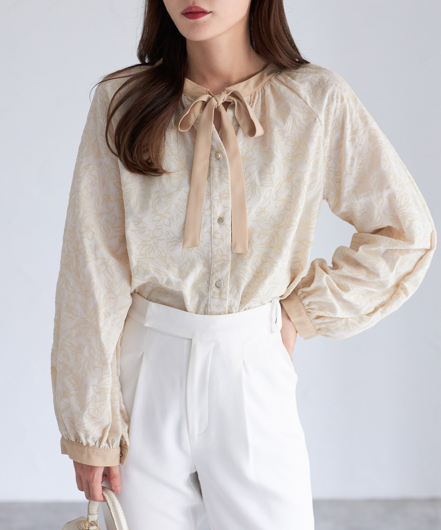 りぼん付きマルチＷＡＹ配色フロッキーフラワーブラウス【molusy モルシー】tocco closet(トッコクローゼット)　＊スペシャルプライス品につき返品/キャンセル/配送日指定不可/ラッピング不可/少量在庫のセールの為交換は出来かねる場合がございます。