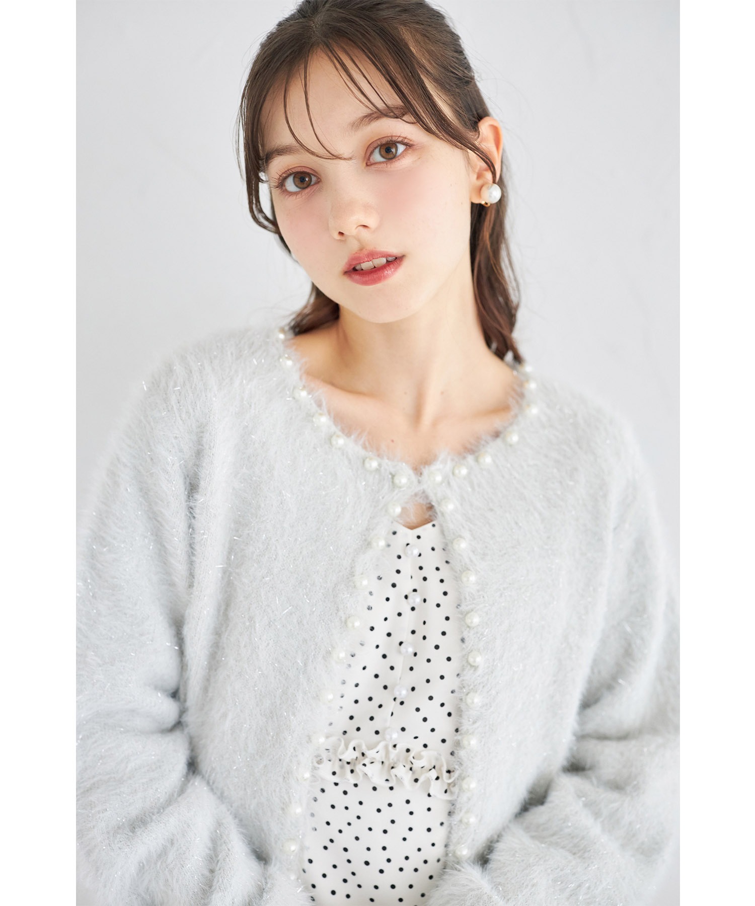 ふわふわな手触り♪パール付きラメシャギーニットカーディガン【nadina】 tocco closet　＊スペシャルプライス品につき返品/キャンセル/配送日指定不可/ラッピング不可/少量在庫のセールの為交換は出来かねる場合がございます。
