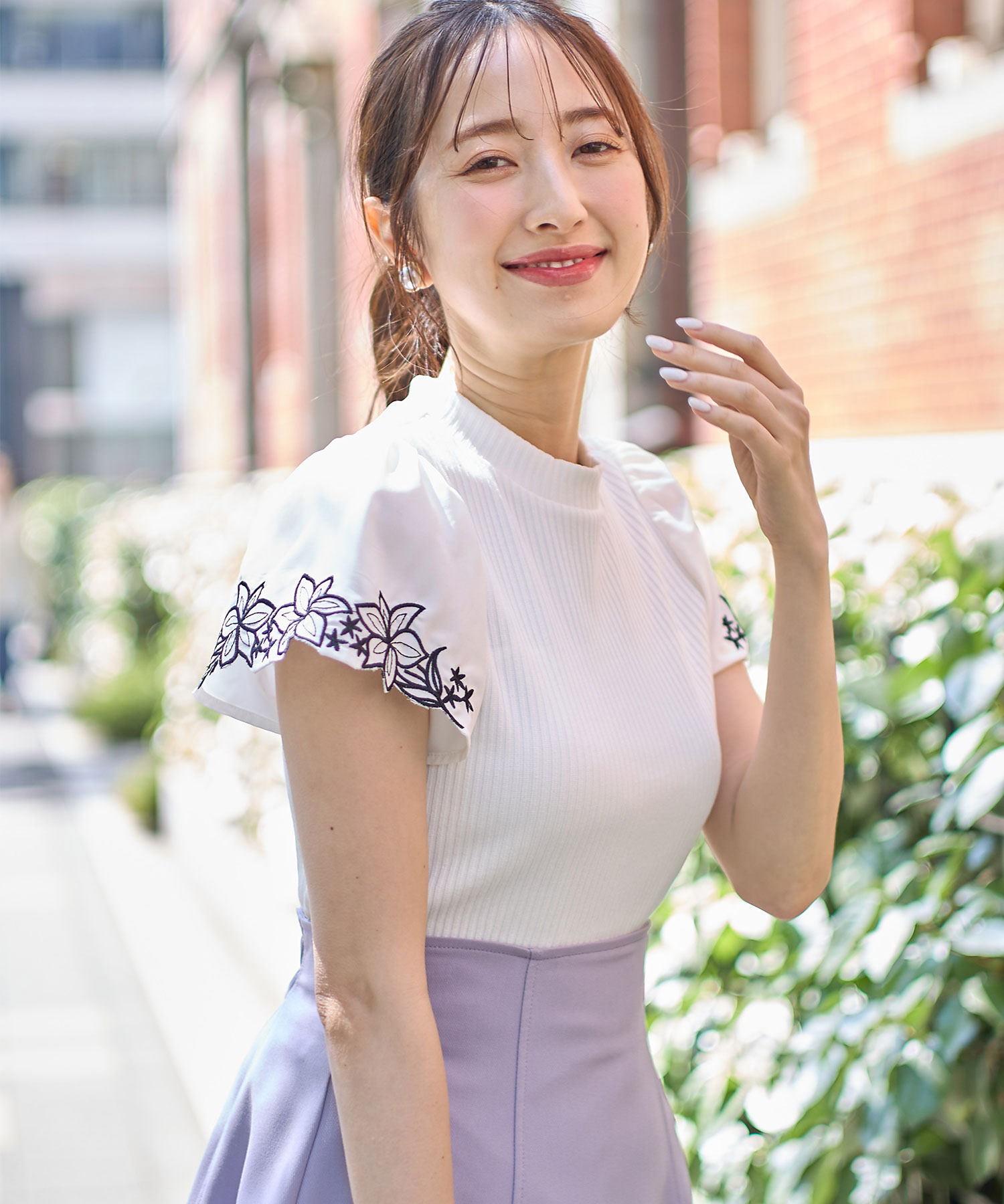 袖口配色フラワー刺繍リブニットソープルオーバー【paulen ポーレン】 tocco closet(トッコクローゼット)　7/22スタート！スペシャルプライス＊スペシャルプライス品につき返品/交換/キャンセル/配送日指定不可/ラッピング不可