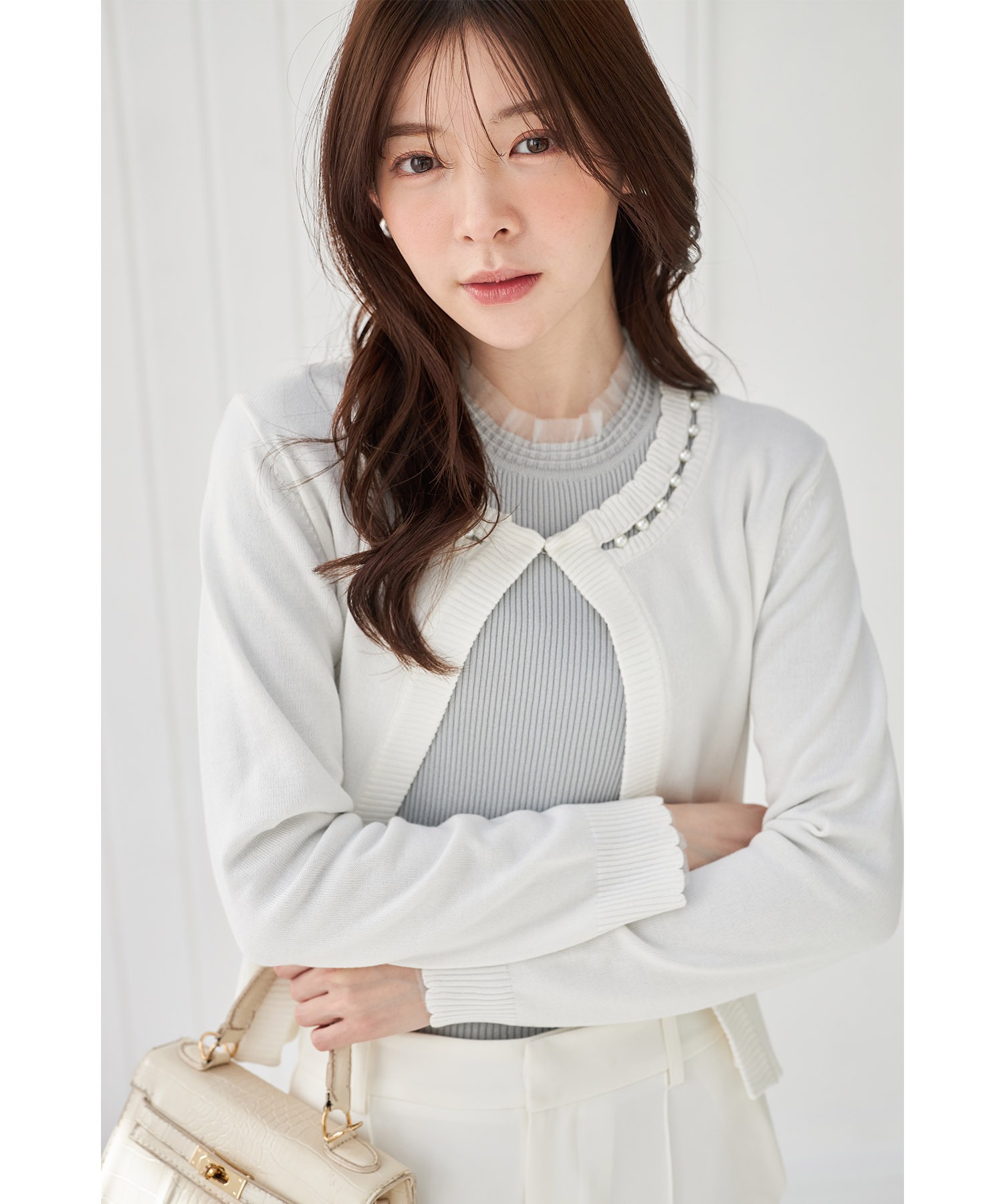 パール付きスカラップカットニットカーディガン【pyralen ピラレン】 tocco closet(トッコクローゼット)　＊スペシャルプライス品につき返品/キャンセル/配送日指定不可/ラッピング不可/少量在庫のセールの為交換は出来かねる場合がございます。