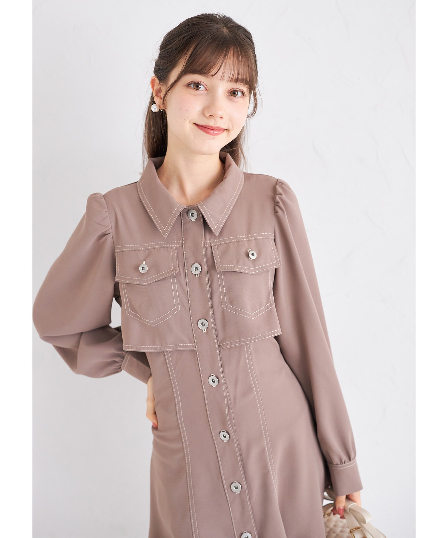 ワークシャツ風ヨーク切り替えバックレースアップミニワンピース【rijole】＊スペシャルプライス品につき返品/キャンセル/配送日指定不可/ラッピング不可/少量在庫のセールの為交換は出来かねる場合がございます。