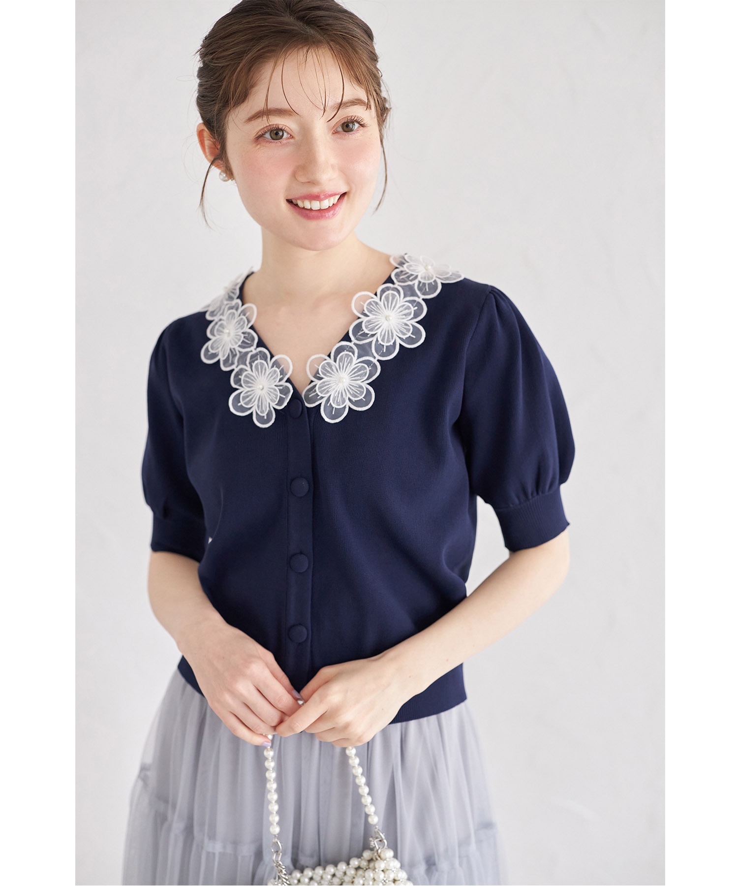 フラワーモチーフ付きニットカーディガン 5月24日(土)オフィシャルサイト限定再販☆【rijoua リジョア】 tocco closet(トッコクローゼット)※少量の在庫確保による再販売の為、交換は出来かねる場合がございます。予めご了承ください。