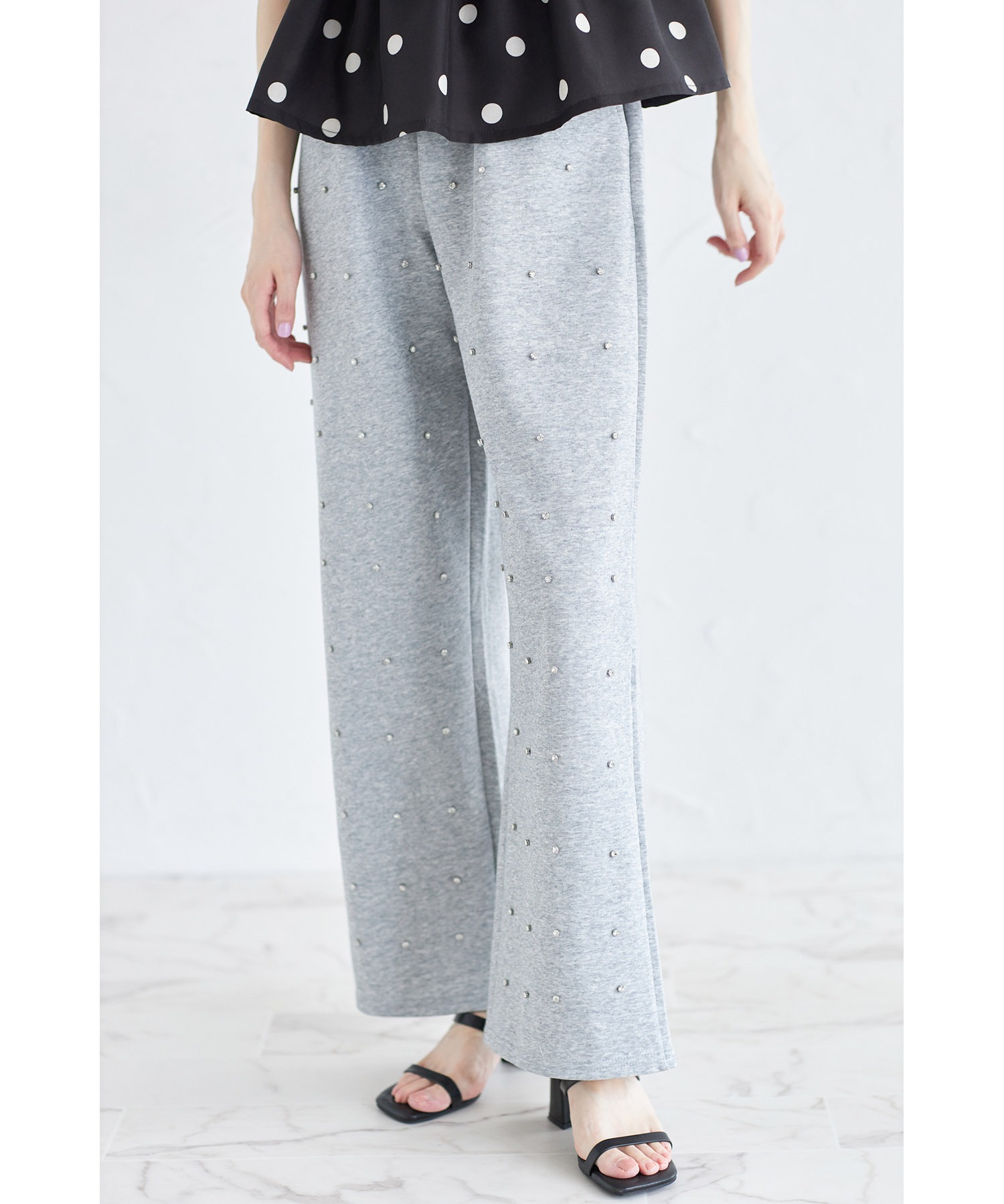 ポケット付きビジューストーン装飾スエットパンツ【rimsona リムソナ】 tocco closet(トッコクローゼット) ＊スペシャルプライス品につき返品/キャンセル/配送日指定不可/ラッピング不可/少量在庫のセールの為交換は出来かねる場合がございます。
